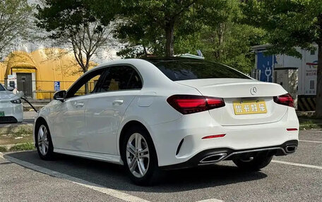 Mercedes-Benz A-Класс, 2023 год, 1 700 000 рублей, 4 фотография