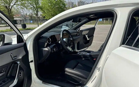 Mercedes-Benz A-Класс, 2023 год, 1 700 000 рублей, 12 фотография
