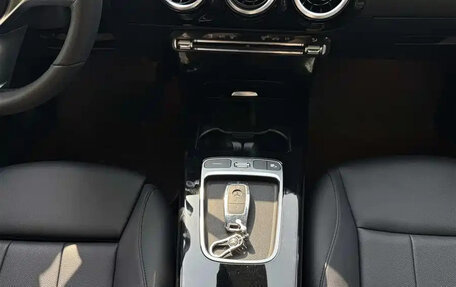Mercedes-Benz A-Класс, 2023 год, 1 700 000 рублей, 20 фотография