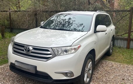 Toyota Highlander III, 2011 год, 1 500 000 рублей, 1 фотография