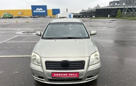 Toyota Avensis III рестайлинг, 2006 год, 700 000 рублей, 1 фотография