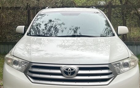 Toyota Highlander III, 2011 год, 1 500 000 рублей, 2 фотография