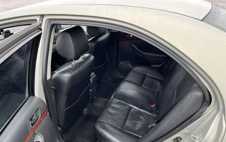 Toyota Avensis III рестайлинг, 2006 год, 700 000 рублей, 5 фотография