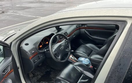Toyota Avensis III рестайлинг, 2006 год, 700 000 рублей, 4 фотография