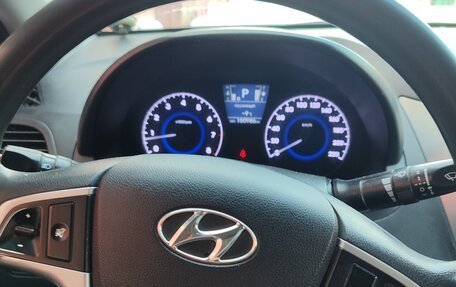 Hyundai Solaris II рестайлинг, 2013 год, 850 000 рублей, 5 фотография