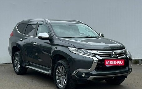 Mitsubishi Pajero Sport III рестайлинг, 2019 год, 3 750 000 рублей, 3 фотография