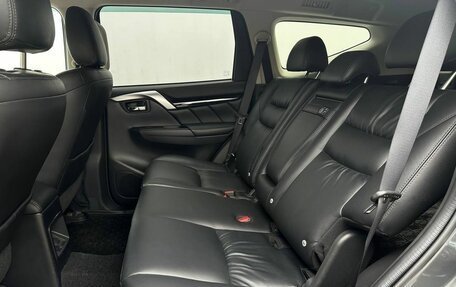 Mitsubishi Pajero Sport III рестайлинг, 2019 год, 3 750 000 рублей, 10 фотография