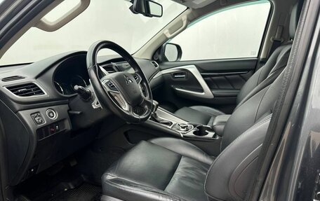 Mitsubishi Pajero Sport III рестайлинг, 2019 год, 3 750 000 рублей, 9 фотография