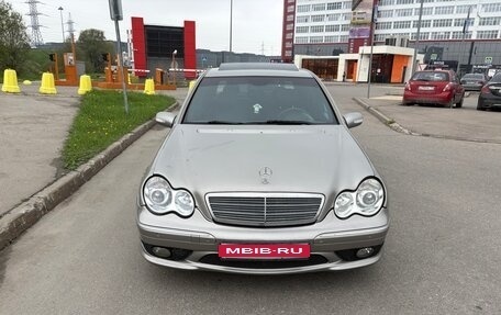Mercedes-Benz C-Класс, 2005 год, 850 000 рублей, 1 фотография