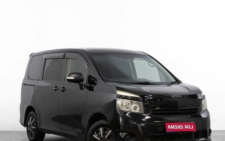 Toyota Voxy II, 2007 год, 1 199 000 рублей, 1 фотография