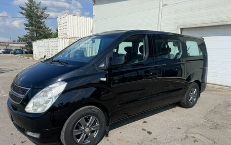 Hyundai Grand Starex Grand Starex I рестайлинг 2, 2011 год, 1 599 000 рублей, 1 фотография