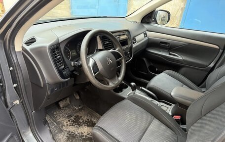 Mitsubishi Outlander III рестайлинг 3, 2016 год, 1 350 000 рублей, 8 фотография