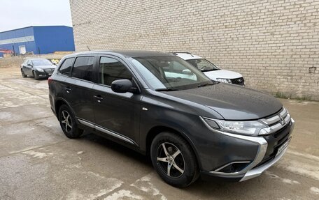 Mitsubishi Outlander III рестайлинг 3, 2016 год, 1 350 000 рублей, 7 фотография