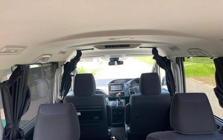 Toyota Noah III, 2021 год, 2 400 000 рублей, 8 фотография