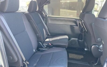 Toyota Noah III, 2021 год, 2 400 000 рублей, 11 фотография