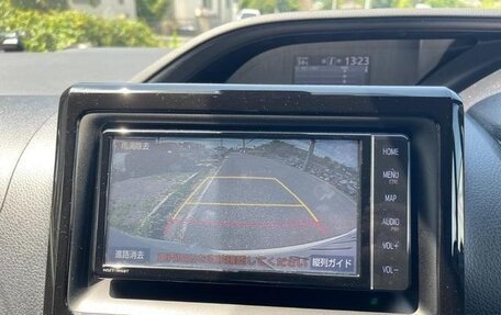 Toyota Noah III, 2021 год, 2 400 000 рублей, 14 фотография