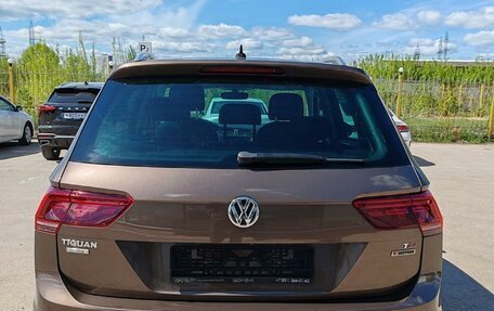 Volkswagen Tiguan II, 2017 год, 1 999 000 рублей, 6 фотография