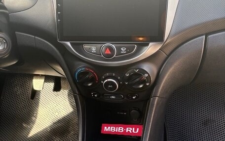 Hyundai Solaris II рестайлинг, 2011 год, 555 000 рублей, 8 фотография