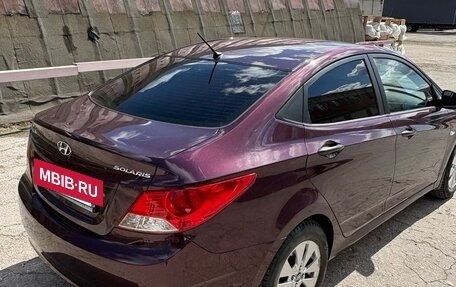 Hyundai Solaris II рестайлинг, 2011 год, 555 000 рублей, 2 фотография