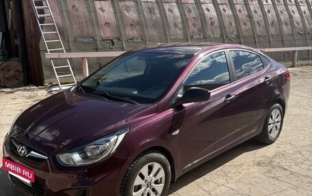 Hyundai Solaris II рестайлинг, 2011 год, 555 000 рублей, 6 фотография
