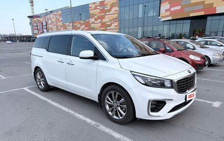 KIA Carnival III, 2019 год, 2 800 000 рублей, 3 фотография