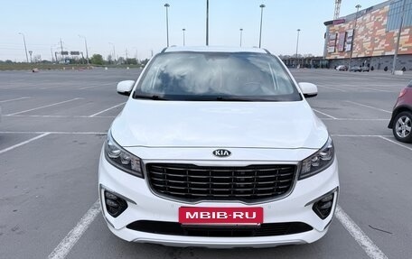 KIA Carnival III, 2019 год, 2 800 000 рублей, 2 фотография