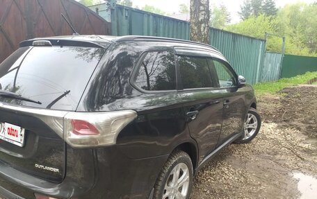 Mitsubishi Outlander III рестайлинг 3, 2012 год, 1 000 000 рублей, 4 фотография
