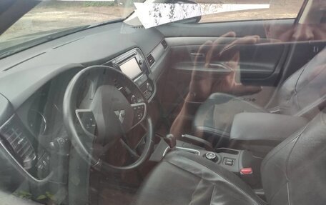 Mitsubishi Outlander III рестайлинг 3, 2012 год, 1 000 000 рублей, 2 фотография