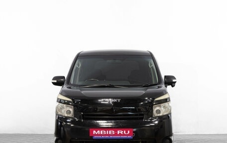 Toyota Voxy II, 2007 год, 1 199 000 рублей, 2 фотография