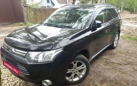 Mitsubishi Outlander III рестайлинг 3, 2012 год, 1 000 000 рублей, 5 фотография