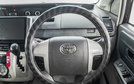 Toyota Voxy II, 2007 год, 1 199 000 рублей, 13 фотография