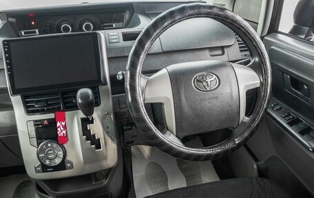 Toyota Voxy II, 2007 год, 1 199 000 рублей, 14 фотография