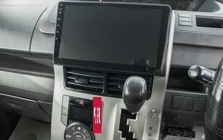 Toyota Voxy II, 2007 год, 1 199 000 рублей, 16 фотография