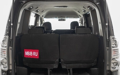 Toyota Voxy II, 2007 год, 1 199 000 рублей, 22 фотография