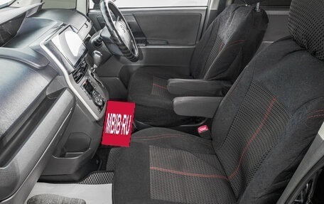 Toyota Voxy II, 2007 год, 1 199 000 рублей, 18 фотография