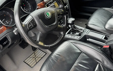 Skoda Superb III рестайлинг, 2012 год, 1 100 000 рублей, 17 фотография