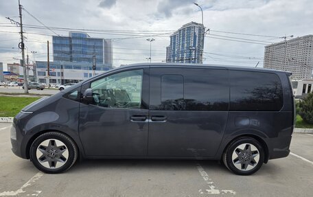 Hyundai Staria, 2022 год, 4 650 000 рублей, 5 фотография