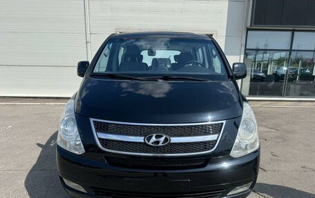 Hyundai Grand Starex Grand Starex I рестайлинг 2, 2011 год, 1 599 000 рублей, 2 фотография