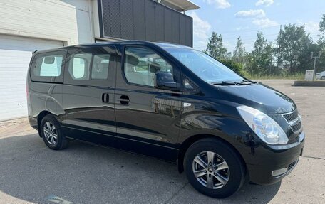 Hyundai Grand Starex Grand Starex I рестайлинг 2, 2011 год, 1 599 000 рублей, 3 фотография