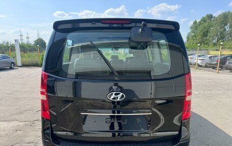 Hyundai Grand Starex Grand Starex I рестайлинг 2, 2011 год, 1 599 000 рублей, 5 фотография