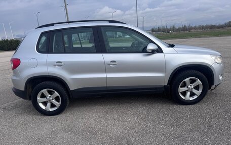 Volkswagen Tiguan I, 2010 год, 800 000 рублей, 3 фотография