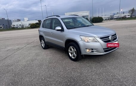 Volkswagen Tiguan I, 2010 год, 800 000 рублей, 2 фотография