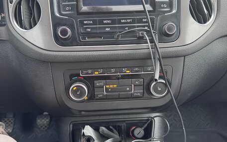 Volkswagen Tiguan I, 2010 год, 800 000 рублей, 20 фотография