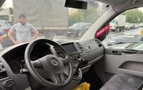 Volkswagen Transporter T5 рестайлинг, 2014 год, 1 700 000 рублей, 5 фотография