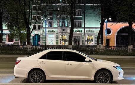 Toyota Camry, 2016 год, 1 800 000 рублей, 2 фотография