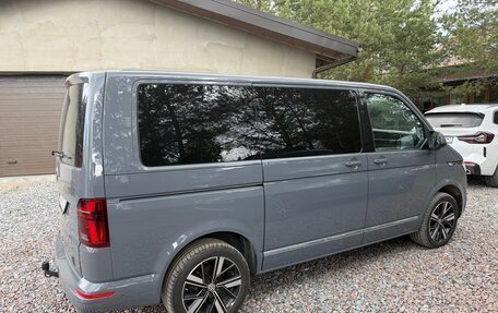 Volkswagen Multivan T6 рестайлинг, 2021 год, 7 800 000 рублей, 3 фотография