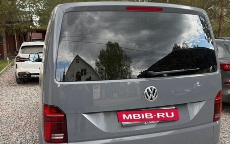 Volkswagen Multivan T6 рестайлинг, 2021 год, 7 800 000 рублей, 4 фотография