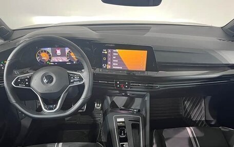 Volkswagen Golf VIII, 2023 год, 1 680 006 рублей, 6 фотография