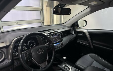 Toyota RAV4, 2017 год, 2 560 000 рублей, 13 фотография