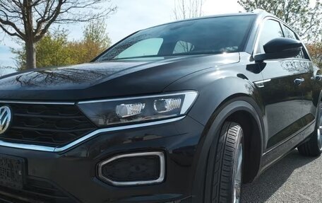 Volkswagen T-Roc I, 2020 год, 1 620 000 рублей, 7 фотография